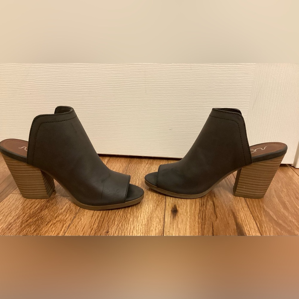 Sugar Black Mules with Chunky Heel, Size 6